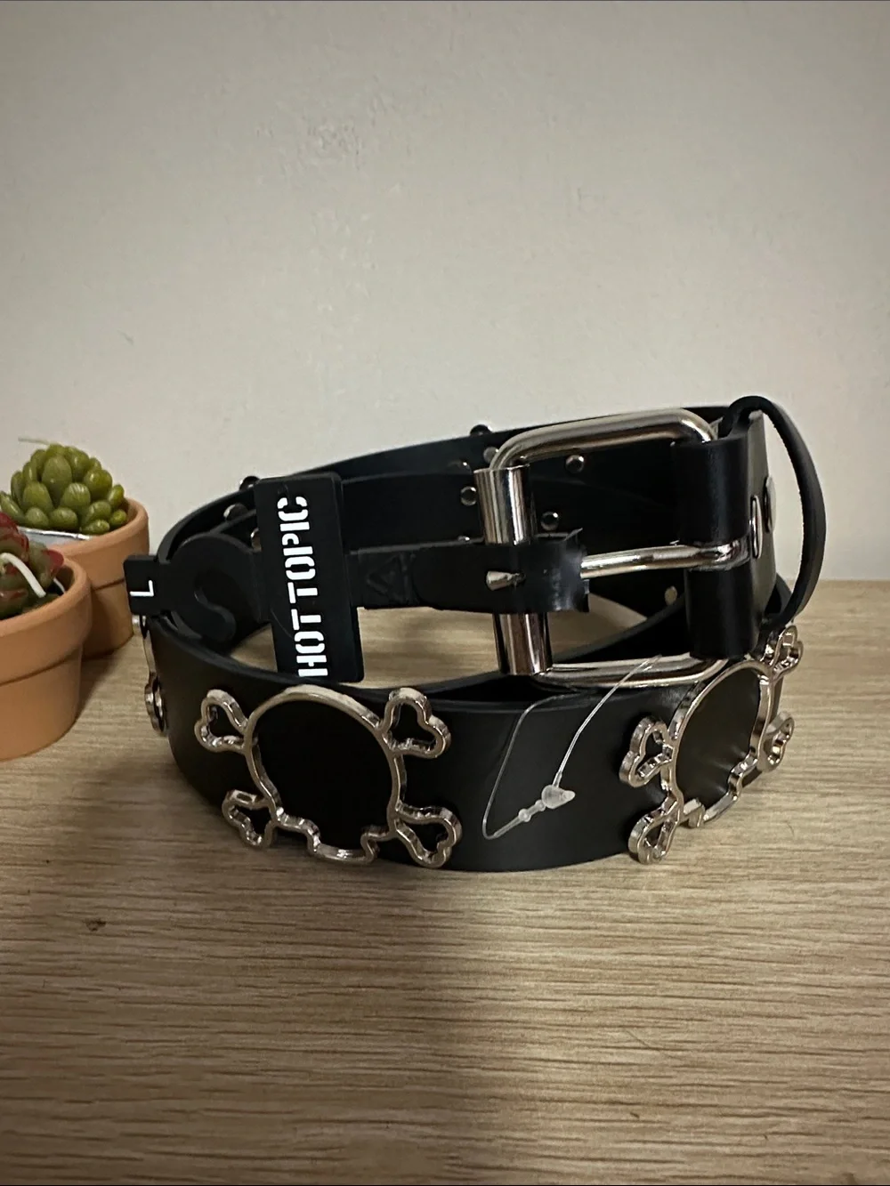 Hot Topic Black Faux Leather Skull & Crossbones Belt Size L NWOT